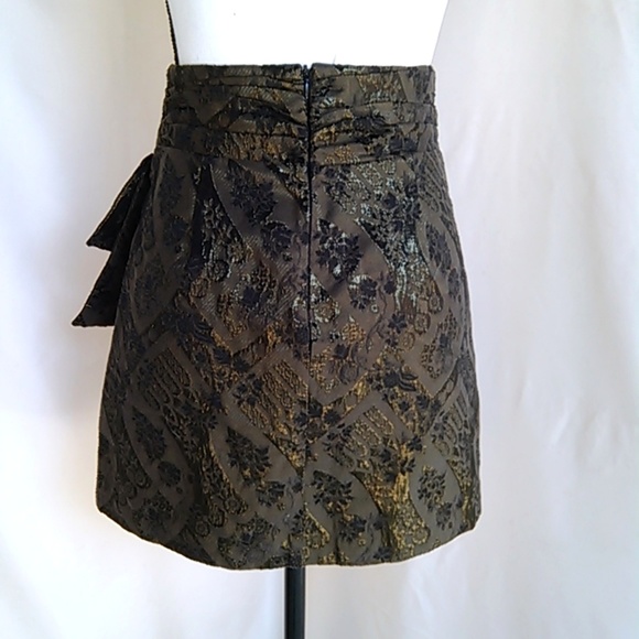Forever 21 Metallic Gold Jacquard Print Mini Pencil Skirt - Picture 5 of 9